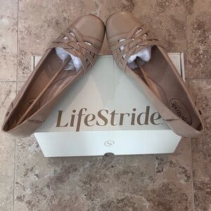 Life Stride NWT Women's Beige/Taupe Loafers - 11N